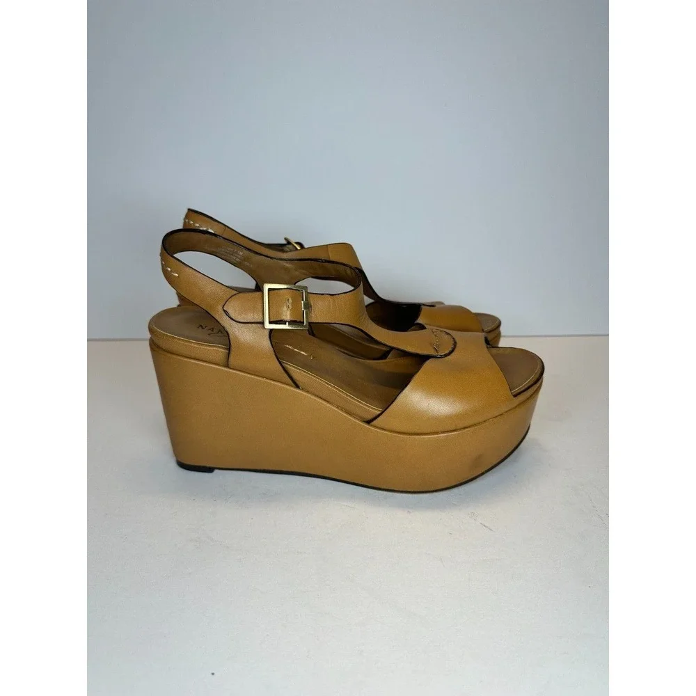 Naked Feet Bardi Platform Wedge Sandals Womens 7.5M Tan Leather T-Strap Summer